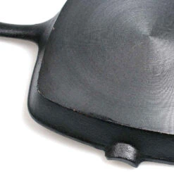 Malvi Bratpfanne 22,5 Cm Gusseisen Eckig Geriffelt Voreingebrannt -Küchengeräte 10038599 yy 0003 logo